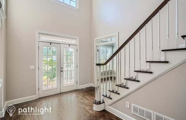 600 Creekbank Court Gallery 3