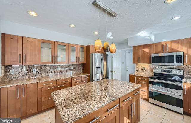 8 SAPPHIRE HILL Court Gallery 2