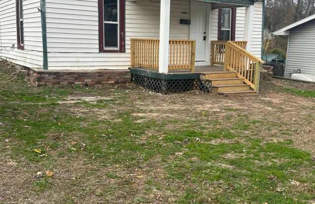 Step into this adorable 2-bedroom, 1-bathroom home—full of charm and thoughtful updates! - 2323 North Robberson Avenue, Springfield, MO 65803