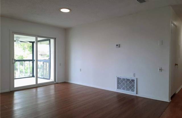 2403 Via Mariposa W Gallery 3