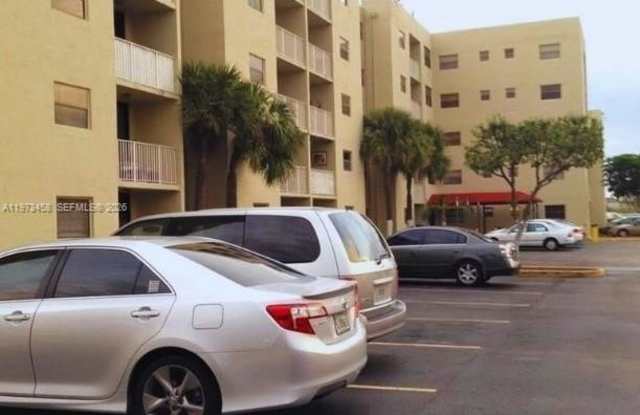 8185 NW 7th St photos photos