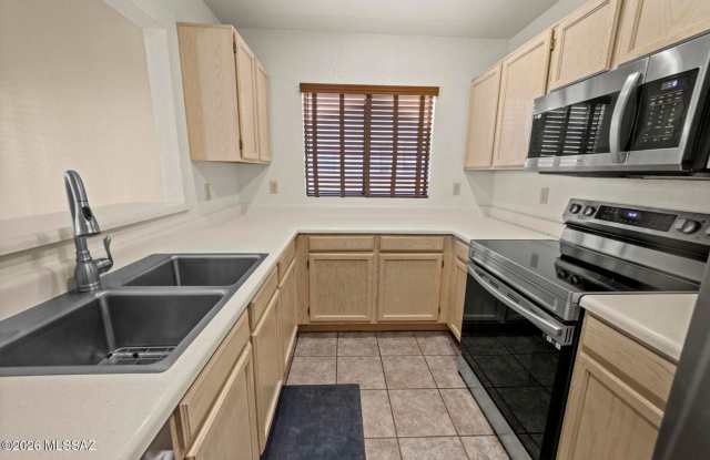 Modern Comfort Meets Convenience 3 bedroom 2 bath Gallery 3