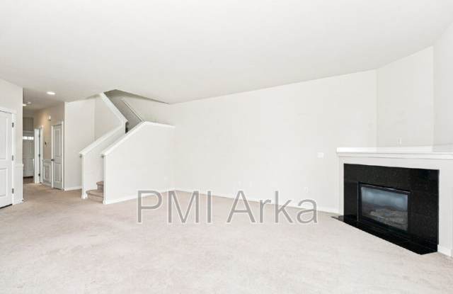 633 Ilwaco Pl NE Gallery 3