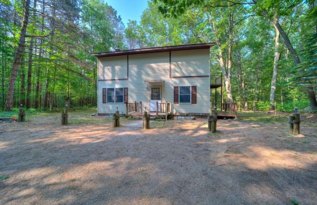 Lake Michigan Beach Access! 1503 N. Scenic, (Special: 1 month free rent!) Gallery 4