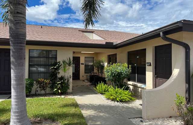 3906 SE 11th Place unit: 606 photos photos