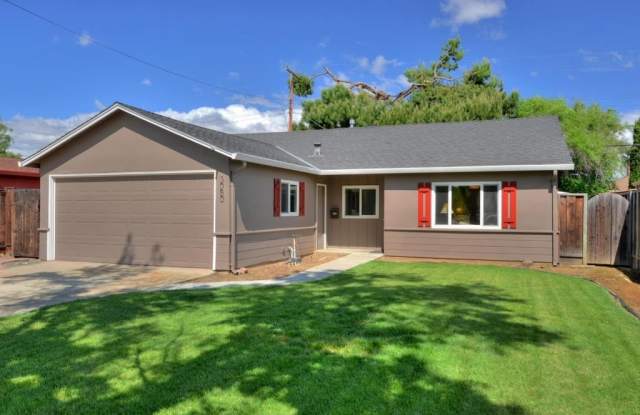 Excellent 4 Bed Home! photos photos