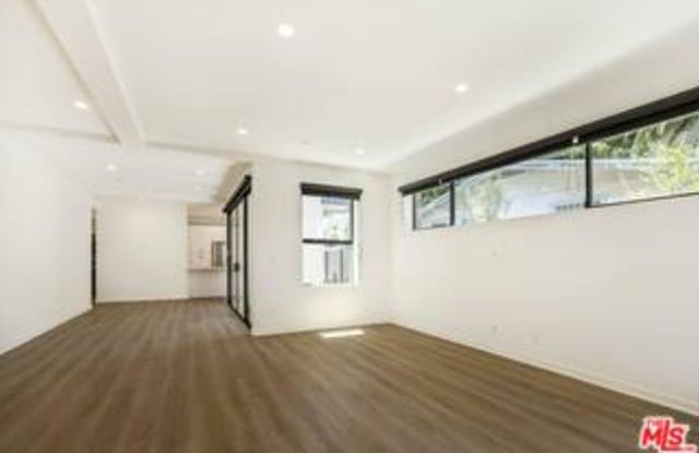 538 Vernon Avenue Gallery 2