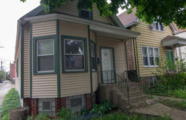 2812 Maplewood - 2812 North Maplewood Avenue, Chicago, IL 60618 2812 Maplewood - 2812 North Maplewood Avenue, Chicago, IL 60618