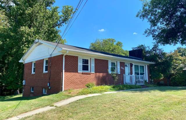 Charming 3Bedroom/2Bathroom Detached Home in Bel Air! photos photos