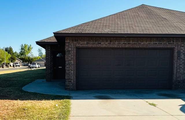 3br 2ba duplex in Newcastle!! Gallery 1