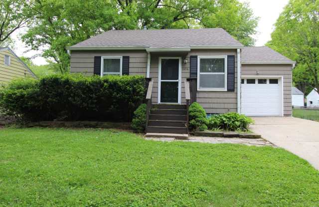 October FREE On This 2 Bedroom 1 Bath Home In Roeland Park Gallery 3