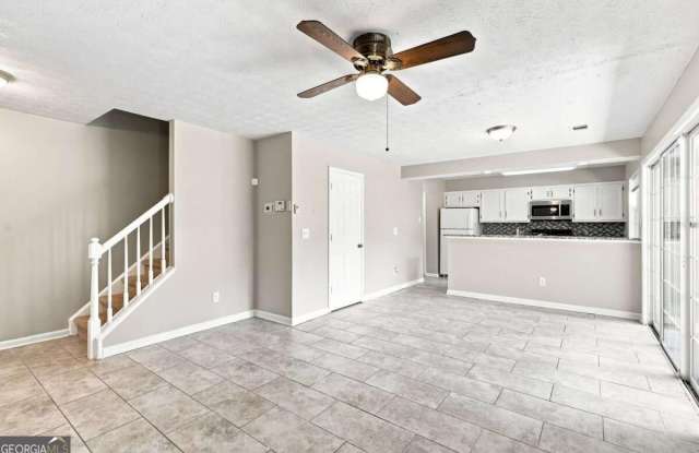 5557 Clover Rise Lane Gallery 3