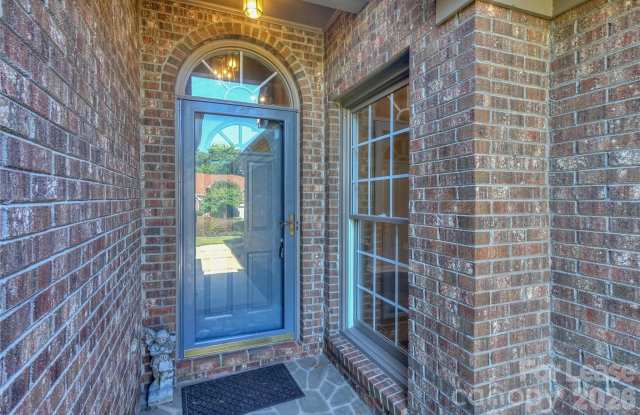 840 Emerson Drive Gallery 4