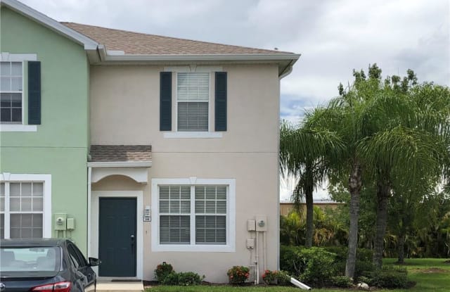 3642 Pine Oak CIR - 3642 Pine Oak Cir, Fort Myers, FL 33916