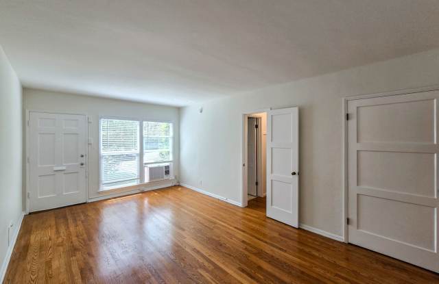 Spacious Studio in the Heart of Los Feliz Gallery 2