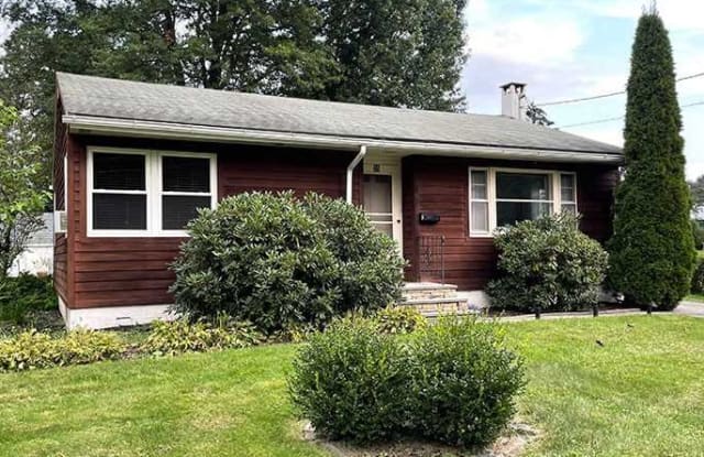 35 VIOLET PLACE - 35 Violet Place, Rhinebeck, NY 12572