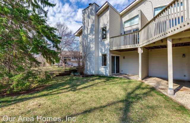 4105 Hemlock Ln N Gallery 3