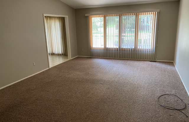 318 Bourbon Ct Gallery 2