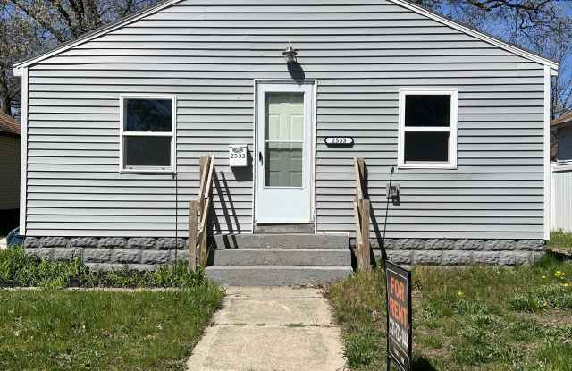 2533 Howden St photos photos