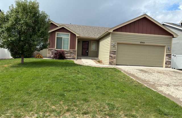 Beautiful 3 bedroom, 2 Bath Ranch with Attached 2 Car Garage and Fenced In Yard-The Meadows in Wellington, CO photos photos