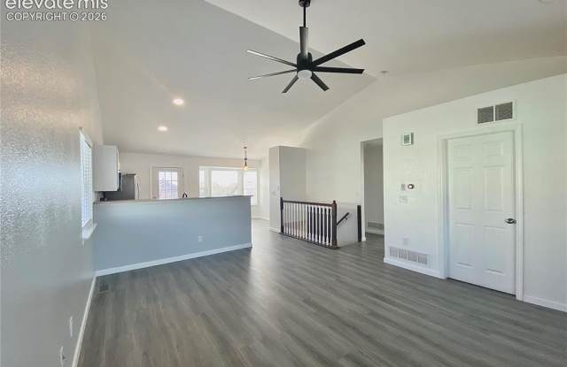 7417 Farmcrest Road Gallery 3
