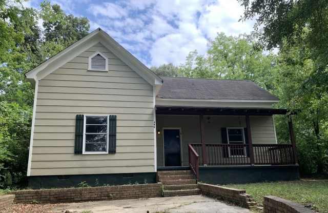 3 Bedroom, 1 Bathroom- Home in South Rome! - 823 South Broad Street, Rome, GA 30161
