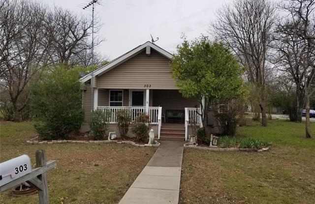 303 Ballentine Street - 303 Ballentine Street, Trenton, TX 75490