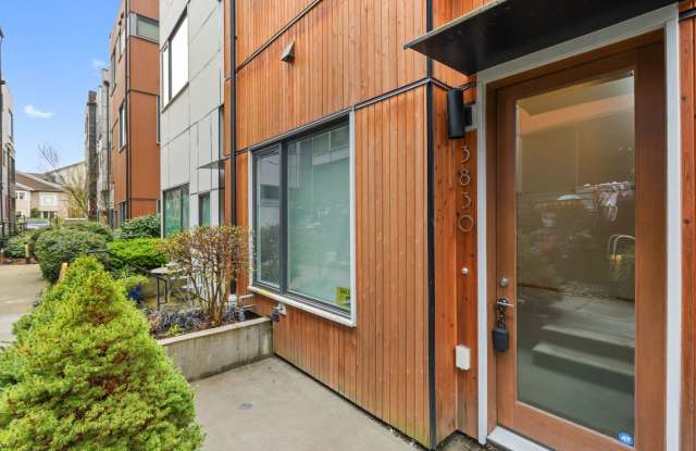 Townhome in West Seattle’s Admiral District photos photos