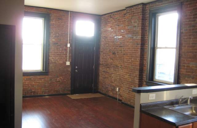 Updated 2 bedroom all electric unit in the Grove Gallery 1