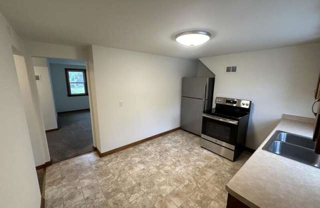 206 4th Street - 2 photos photos