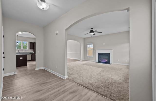 413 Wind Sail Court Gallery 4