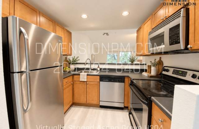 Top Floor 2 Bed/2 Bath Condo.  Water/Sewer/Garbage Included! Gallery 3