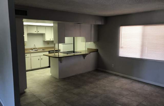 14028 N 33RD Drive Gallery 4