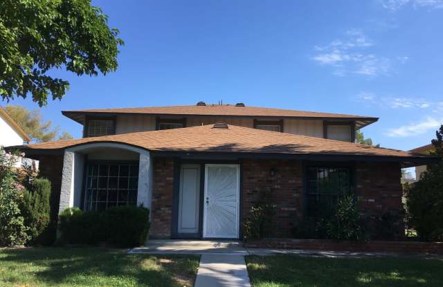 Near UNLV. Cozy 2 bedroom townhouse with all appliances photos photos Near UNLV. Cozy 2 bedroom townhouse with all appliances photos photos