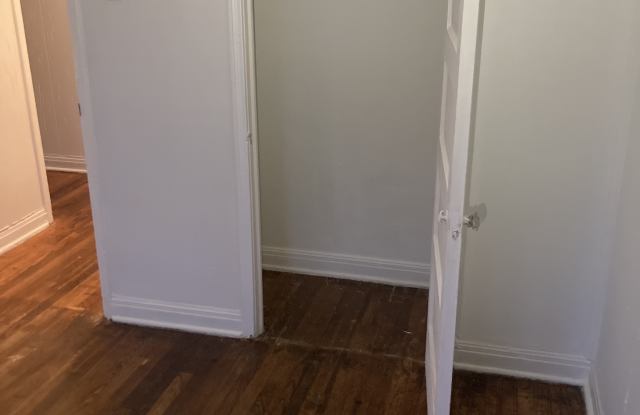 525 Walton Ave photos photos