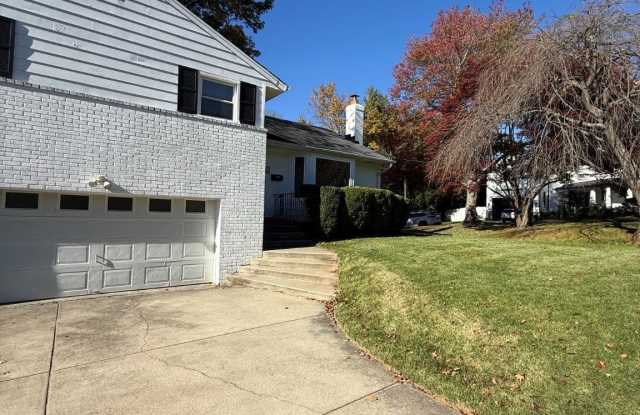 8512 PELHAM Road Gallery 1