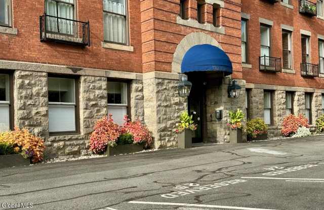 77 Van Dam Street Gallery 2