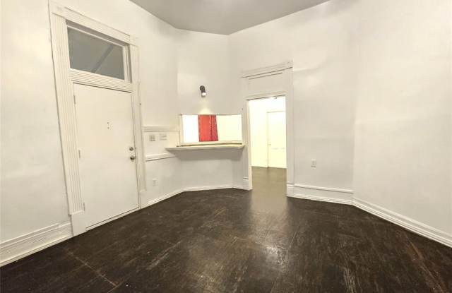 1100 E 8th Street Gallery 2