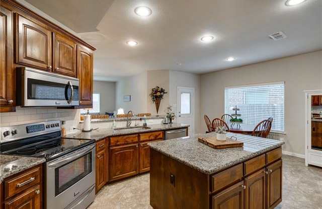3413 Tamarack Lane Gallery 4