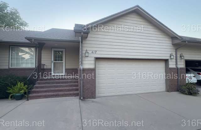 $1650 **COMING SOON** - 3 bedroom / 3 bathroom - Beautiful Duplex in Andover Gallery 1