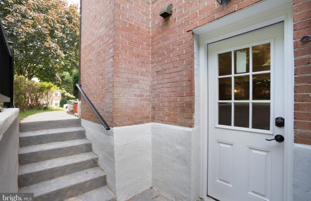 1205 S HUNTRESS COURT - 1205 South Huntress Court, McLean, VA 22102