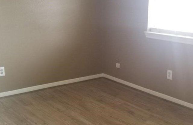431 Westward Avenue Gallery 2