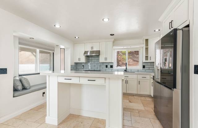 Carmel Mountain Ranch 4 Bed 2.5 Bath Home Gallery 3