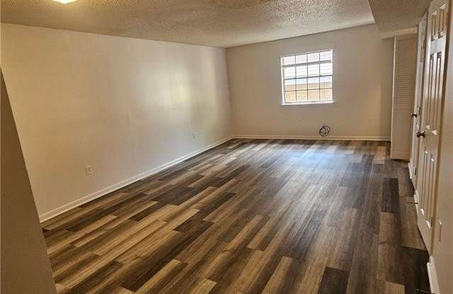 2131 CARONDELET Street Gallery 4