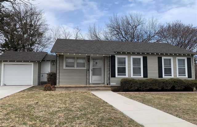 607 E Hale Avenue photos photos