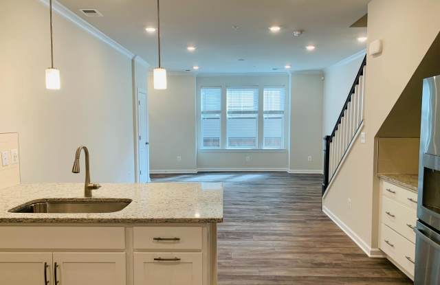 22486 RADFORD POINT Terrace Gallery 4