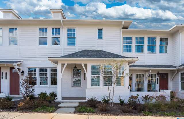 1195 WINDSOR SQUARE photos photos