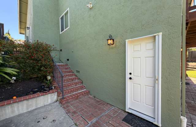 Nicely remodeled 1 bedroom Suite, All utilities paid + WiFi photos photos