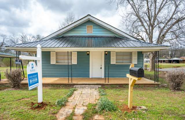 1113 N Louisville Ave - 1113 North Louisville Avenue, Sylacauga, AL 35150