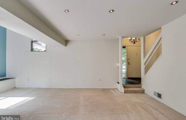 11226 SNOWFLAKE COURT Gallery 3